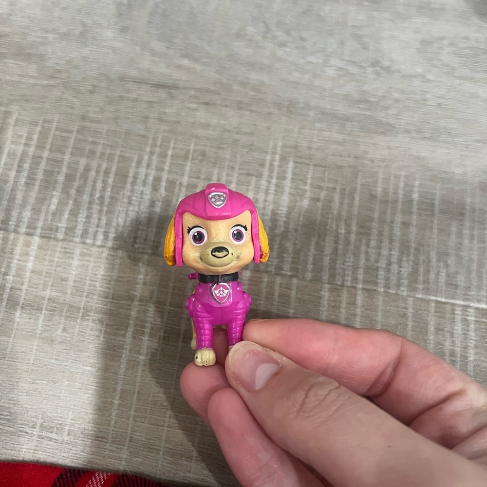 Paw patrol skye figure